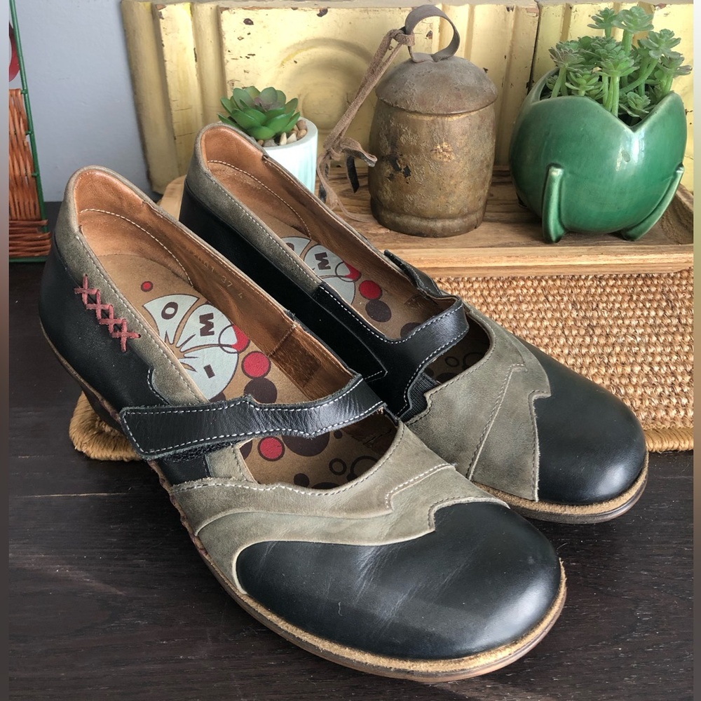 Romika Nahla Mary Janes